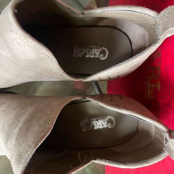 Carlos By Carlos Santana ladies Bootie type boot. Fabric upper - Picture 8 of 10